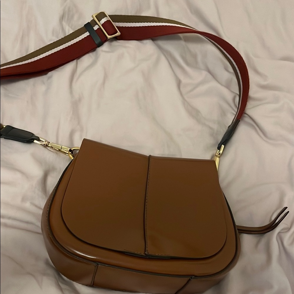Gianni Chiarini Leather Saddle Bag - Picture 2 of 13